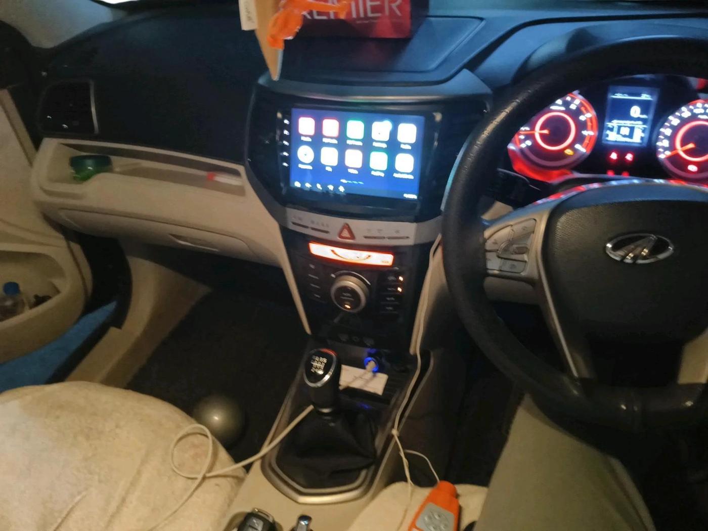 2021 Mahindra XUV300 W8 (O) 1.2 PETROL, Petrol, Manual, 1,10,041 km, interior