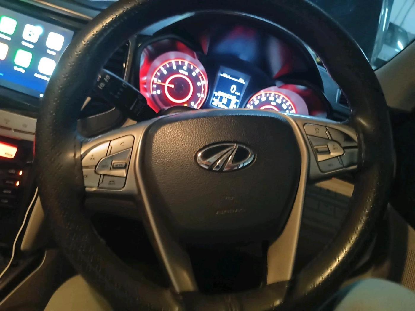 2021 Mahindra XUV300 W8 (O) 1.2 PETROL, Petrol, Manual, 1,10,041 km, interior