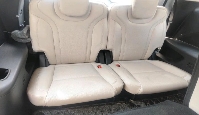 2022 Mahindra XUV700 AX 7 LUXURY D AT 7 STR, Diesel, Automatic, 51,775 km, interior