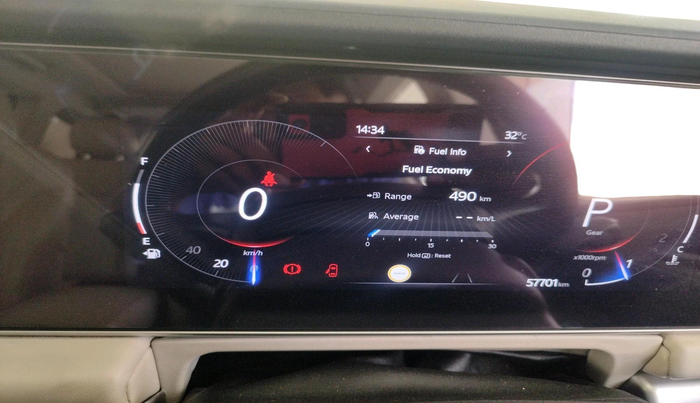 2022 Mahindra XUV700 AX 7 LUXURY P AT 7 STR, Petrol, Automatic, 57,701 km, interior