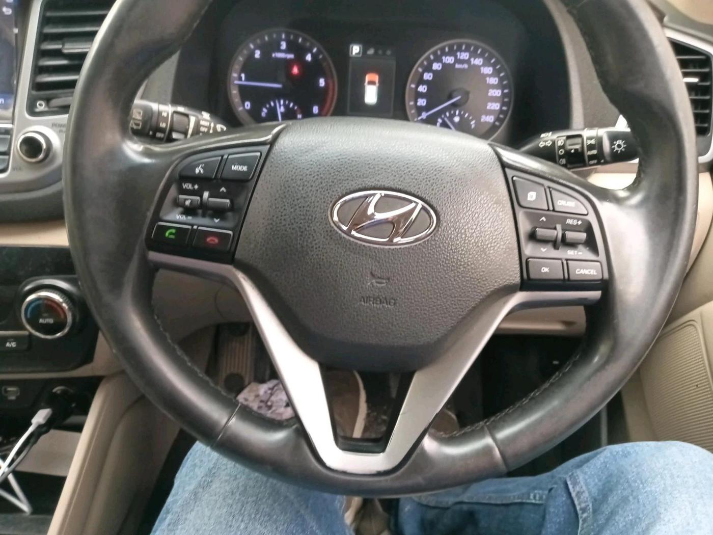 2017 Hyundai Tucson GLS 2WD AT DIESEL, Diesel, Automatic, 1,70,149 km, interior