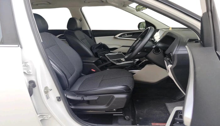 2023 KIA CARENS  PRESTIGE PLUS 1.5 TURBO PETROL DCT 7 STR, Petrol, Automatic, 13,972 km, interior