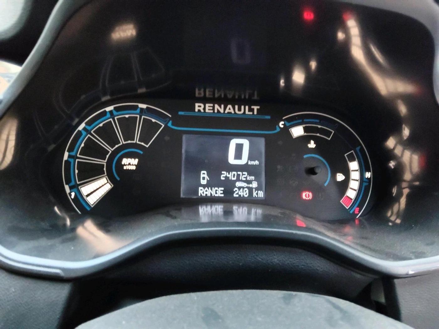 2022 Renault TRIBER RXT, Petrol, Manual, 24,072 km, interior