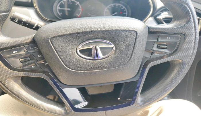 2022 Tata Harrier XTA PLUS 2.0L KRYOTEC DARK EDITION, Diesel, Automatic, 29,667 km, interior