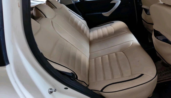 2018 Nissan Terrano XE (D), Diesel, Manual, 93,577 km, interior