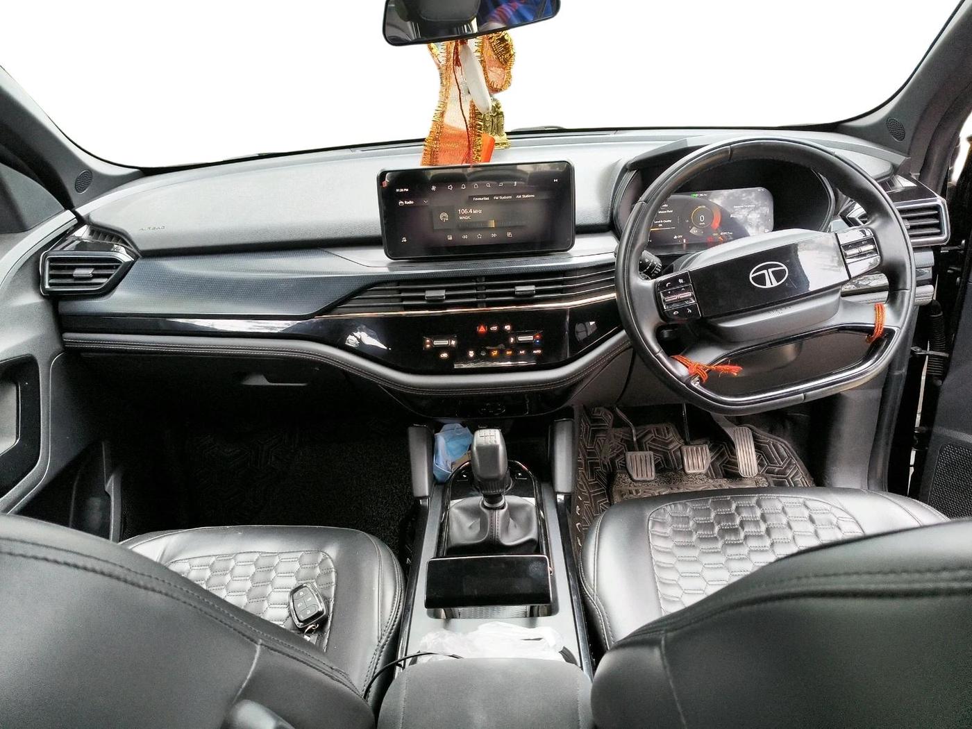 2024 Tata Safari PURE PLUS S DARK EDITION, Diesel, Manual, 41,917 km, interior