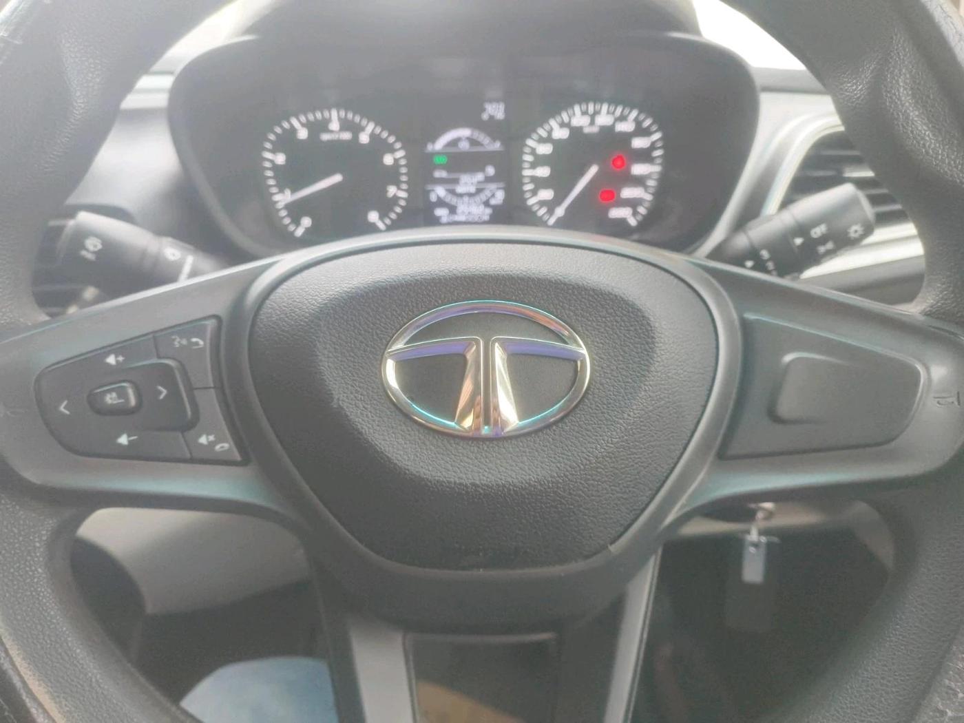 2024 Tata ALTROZ XM PETROL, Petrol, Manual, 25,462 km, interior