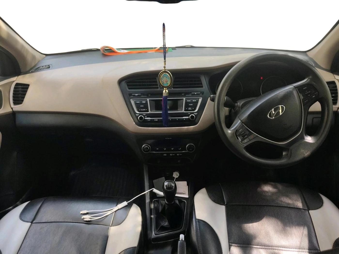 2015 Hyundai Elite i20 SPORTZ 1.2, Petrol, Manual, 1,09,977 km, interior