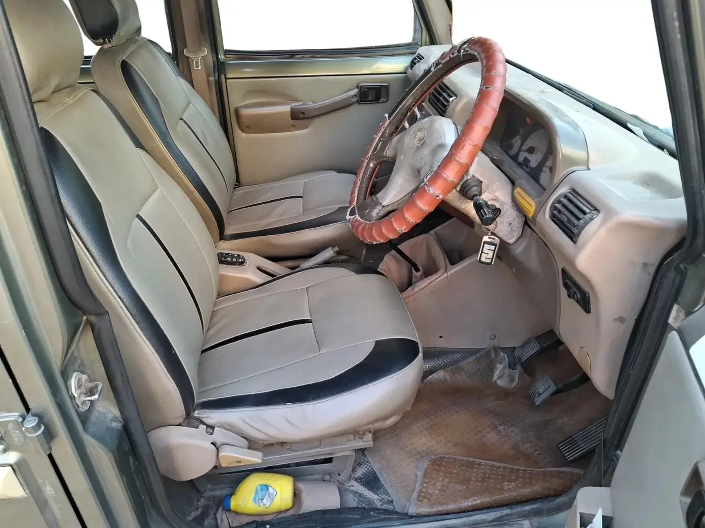 2010 Mahindra Bolero SLX BS-III, Diesel, Manual, 2,91,552 km, interior