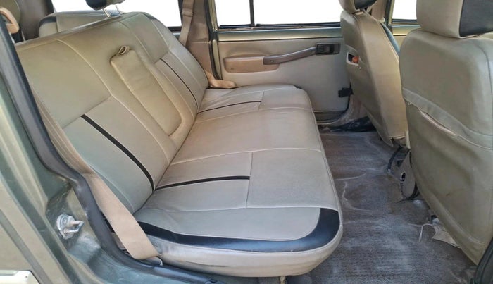 2010 Mahindra Bolero SLX BS-III, Diesel, Manual, 2,91,552 km, interior