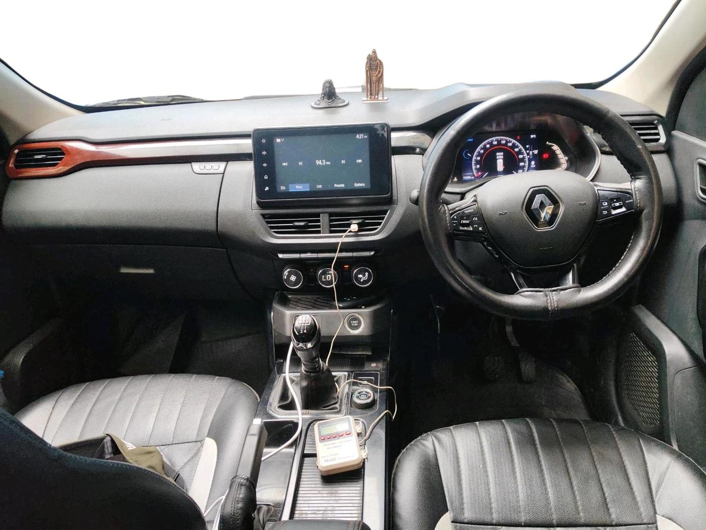 2022 Renault Kiger RXZ MT, Petrol, Manual, 1,14,296 km, interior