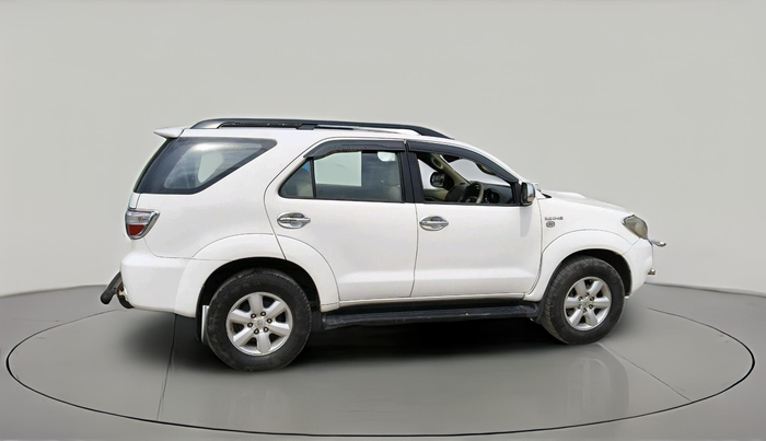 2011 Toyota Fortuner 3.0 4X4 MT, Diesel, Manual, 2,24,254 km, exterior