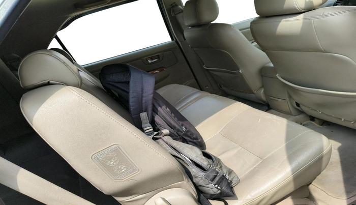 2011 Toyota Fortuner 3.0 4X4 MT, Diesel, Manual, 2,24,254 km, interior