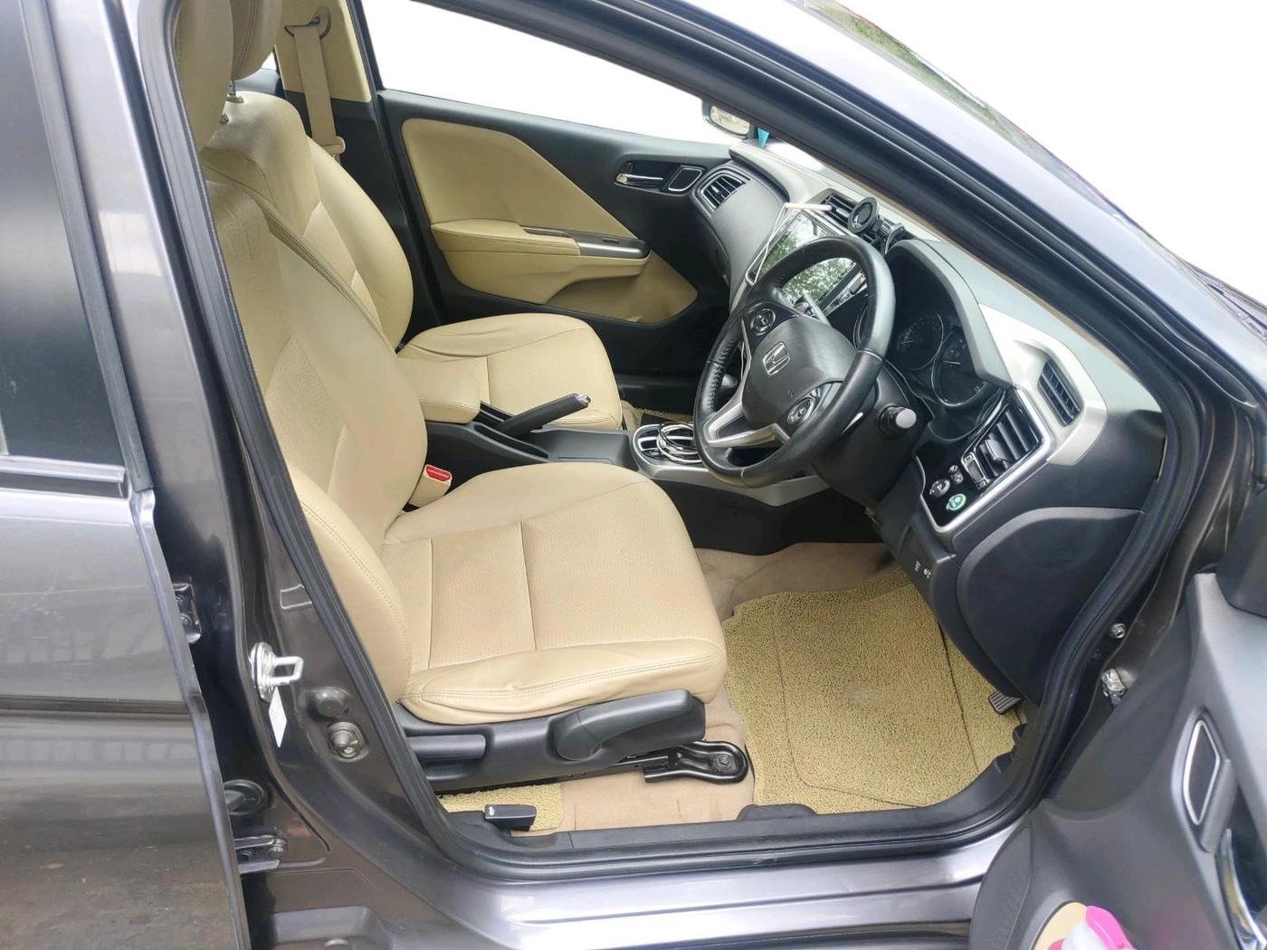 2017 Honda City 1.5L I-VTEC VX CVT, Petrol, Automatic, 1,29,517 km, interior