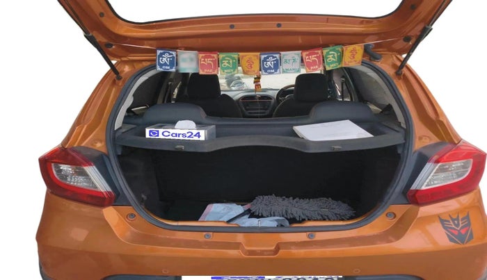 2018 Tata TIAGO NRG PETROL, Petrol, Manual, 40,605 km, exterior