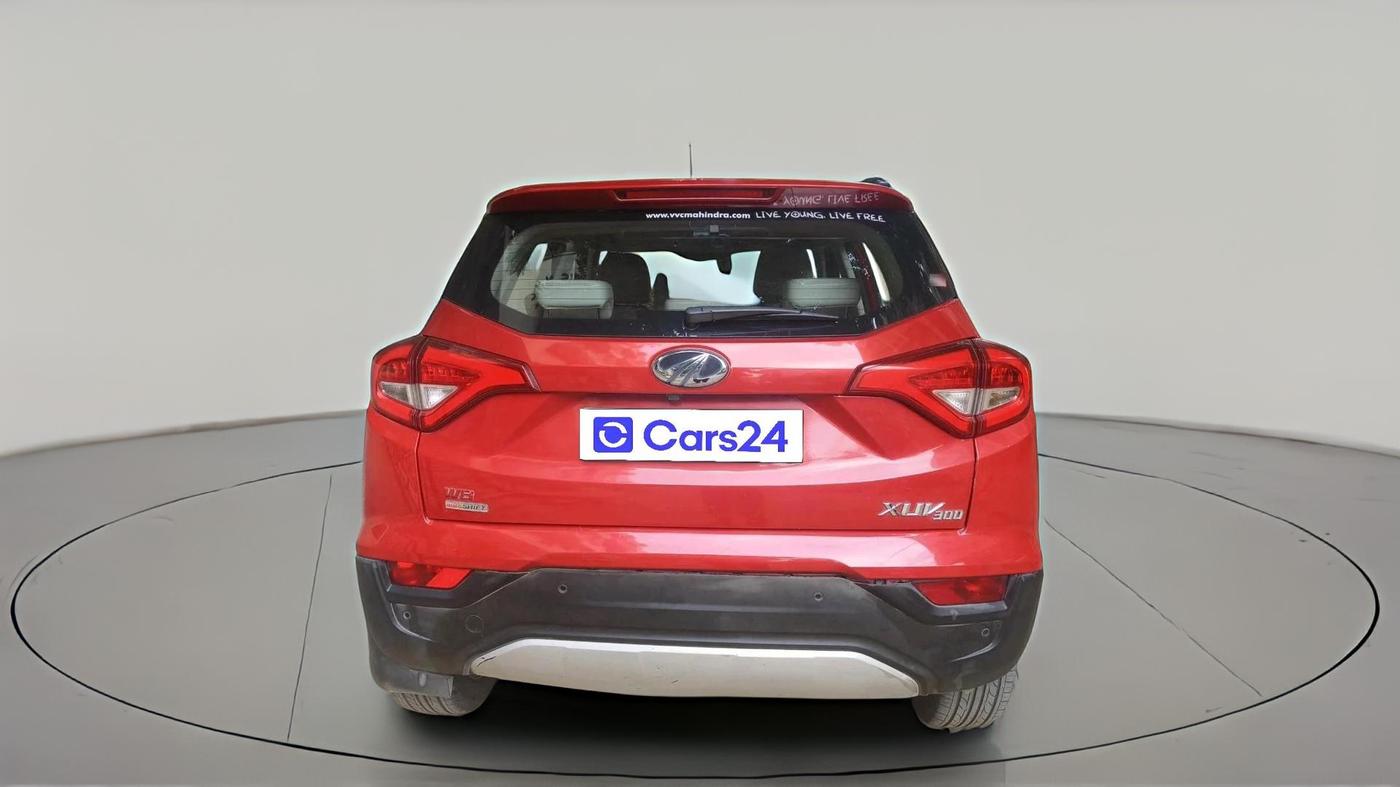 2020 Mahindra XUV300 W8 (O) 1.5 DIESEL AMT, Diesel, Automatic, 57,967 km, exterior