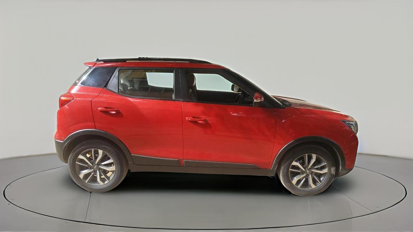 2020 Mahindra XUV300 W8 (O) 1.5 DIESEL AMT, Diesel, Automatic, 57,967 km, exterior
