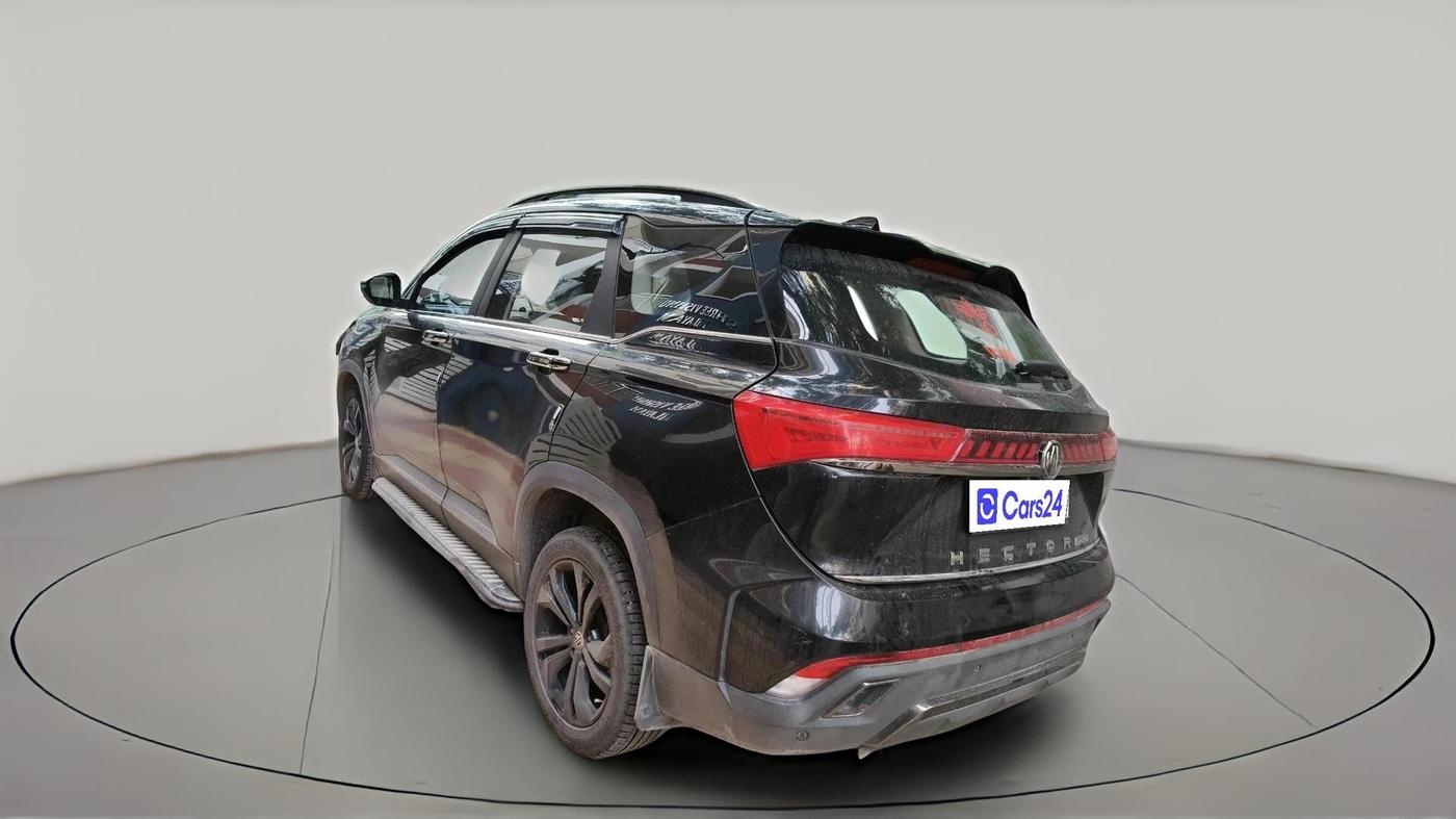 2024 MG HECTOR PLUS Sharp Pro Blackstorm 1.5 Turbo Petrol CVT 7 STR, Petrol, Automatic, 83,870 km, exterior