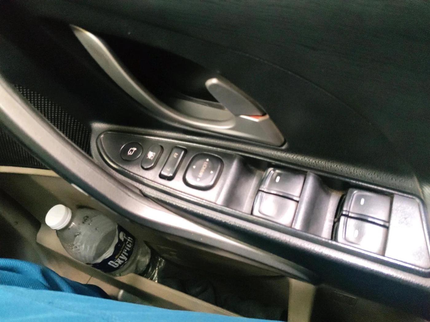 2015 Mahindra XUV500 W10, Diesel, Manual, 89,891 km, interior