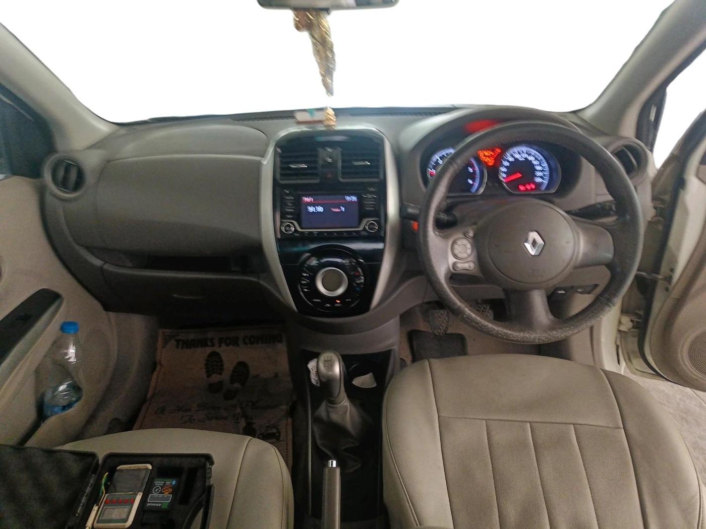2015 Renault Scala RXZ DIESEL, Diesel, Manual, 1,57,624 km, interior