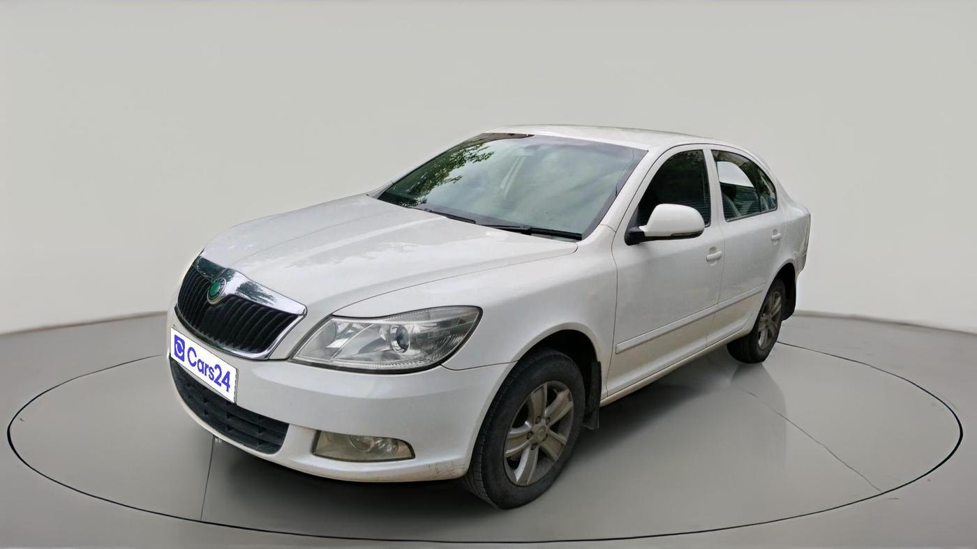 2012 Skoda Laura AMBITION 2.0 TDI CR MT, Diesel, Manual, 1,35,831 km, exterior
