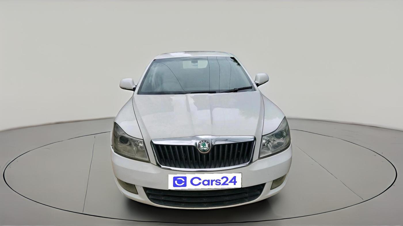 2012 Skoda Laura AMBITION 2.0 TDI CR MT, Diesel, Manual, 1,35,831 km, exterior