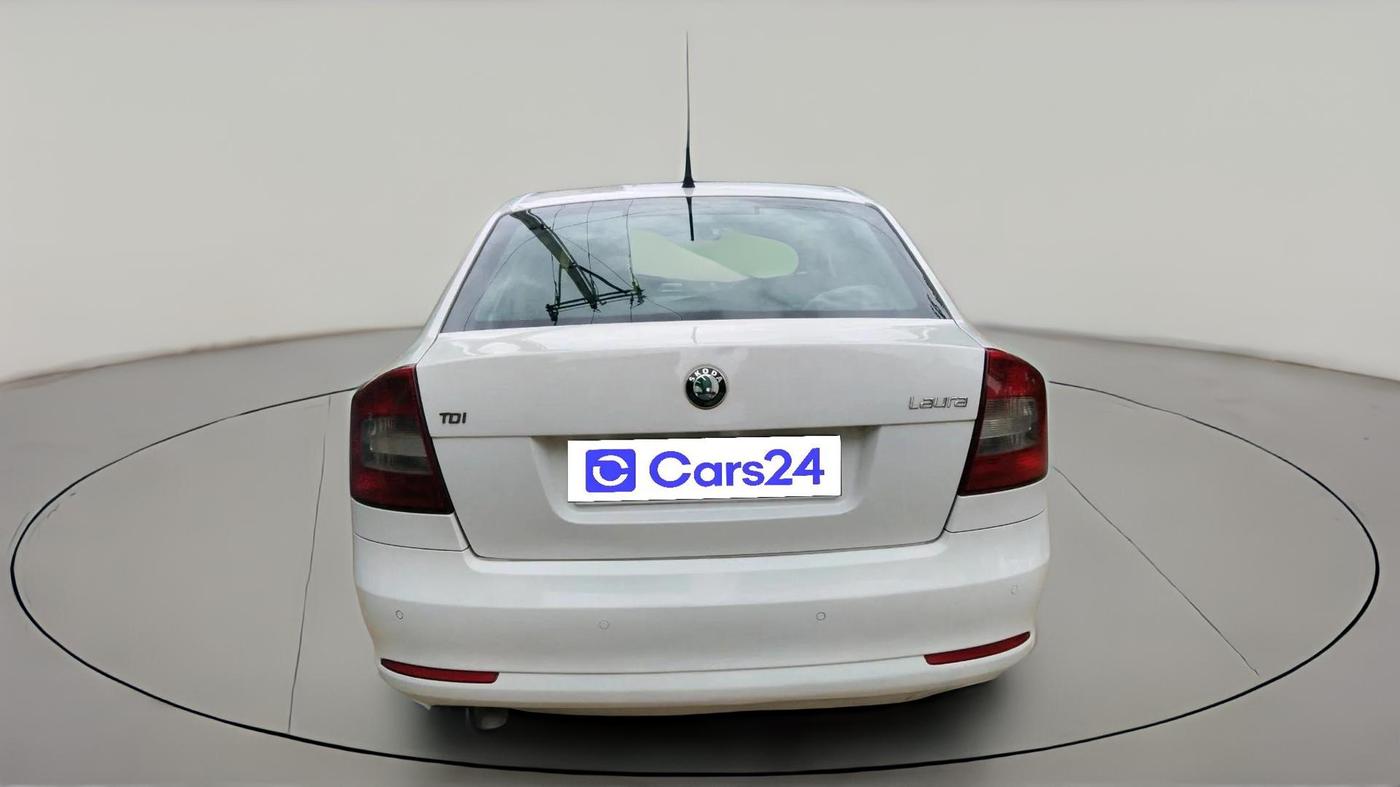 2012 Skoda Laura AMBITION 2.0 TDI CR MT, Diesel, Manual, 1,35,831 km, exterior