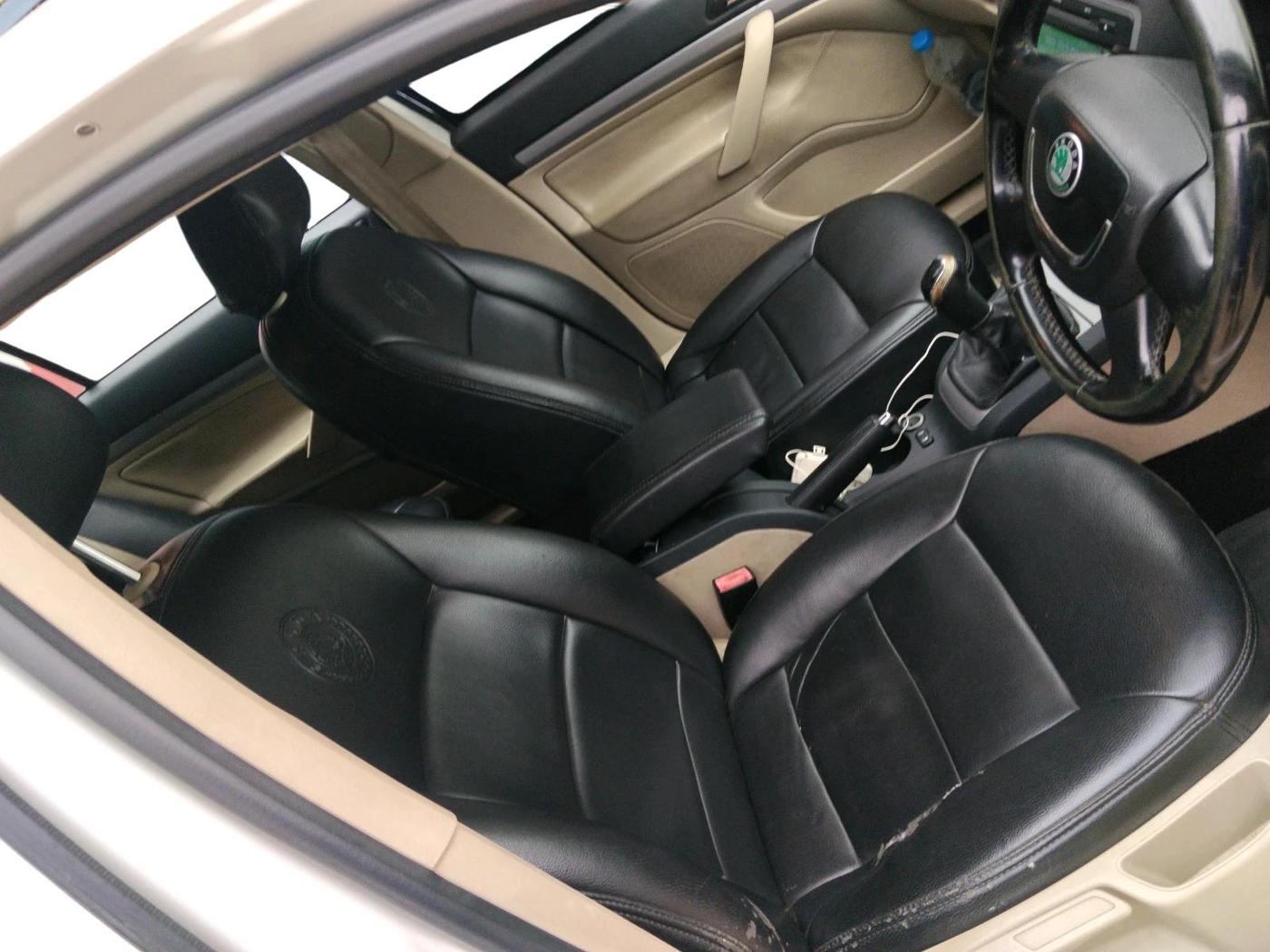 2012 Skoda Laura AMBITION 2.0 TDI CR MT, Diesel, Manual, 1,35,831 km, interior