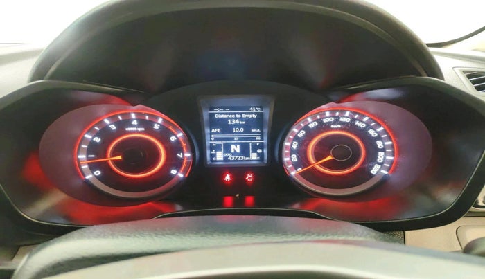 2021 Mahindra XUV300 W8 1.2 PETROL, Petrol, Manual, 43,723 km, interior