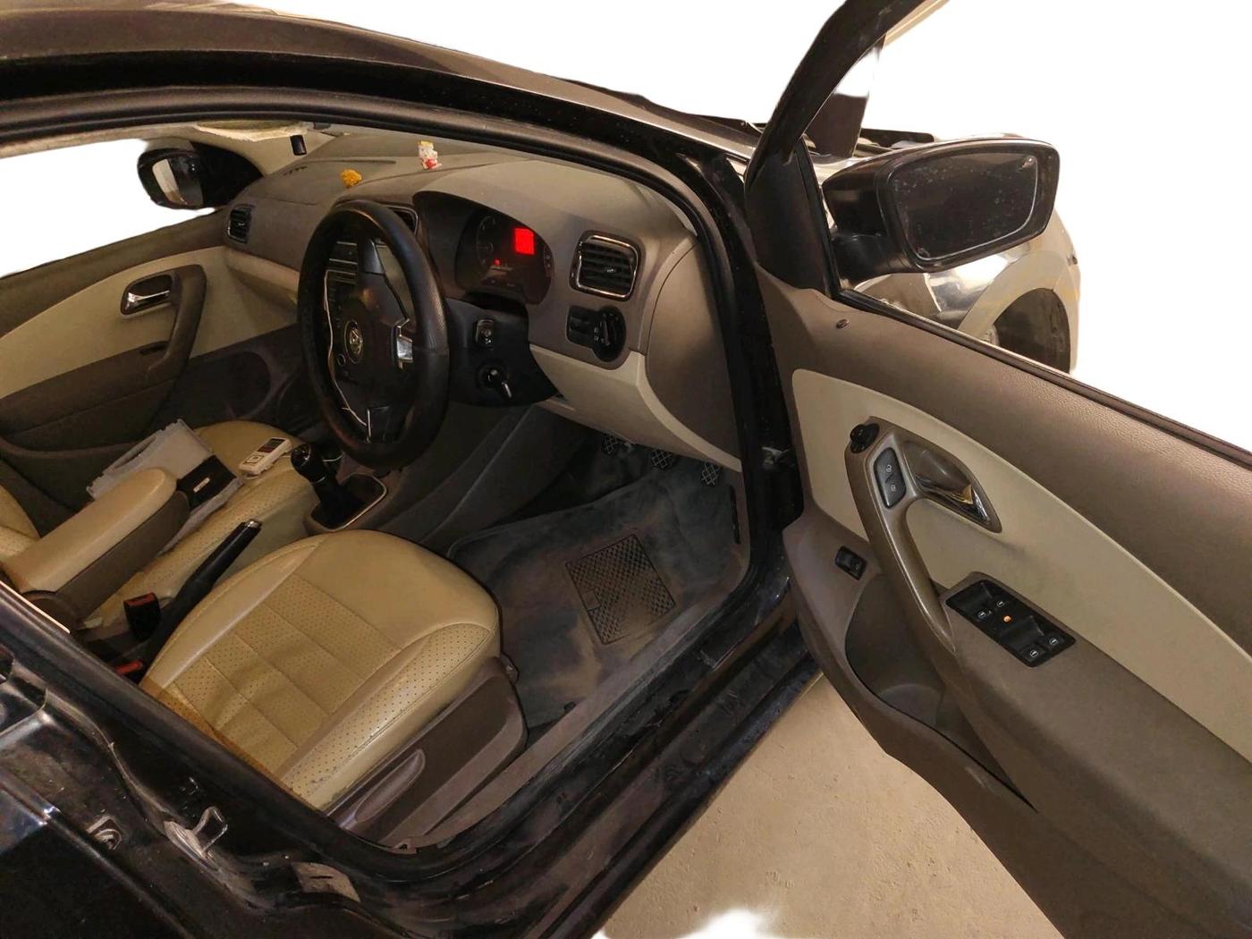 2014 Volkswagen Vento HIGHLINE DIESEL 1.6, Diesel, Manual, 50,239 km, interior