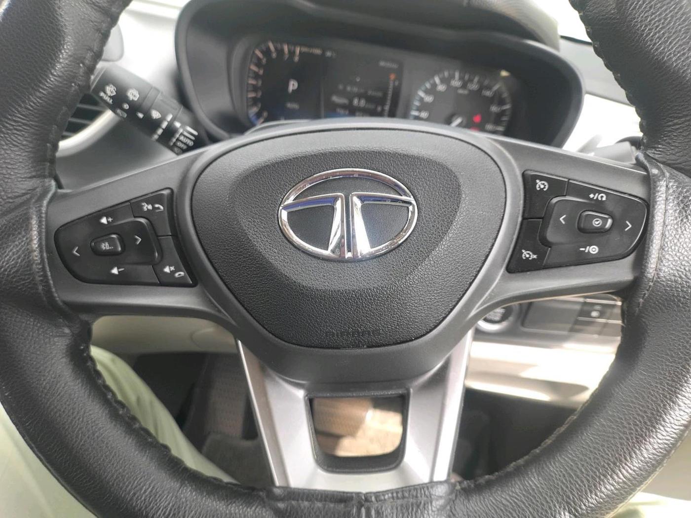 2023 Tata ALTROZ XZA + SUNROOF, Petrol, Automatic, 30,384 km, interior