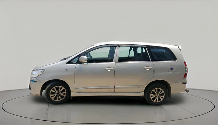 2015 Toyota Innova 2.5 GX 8 STR, Diesel, Manual, 1,95,406 km, exterior