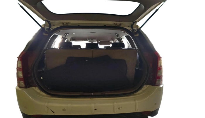 2012 Mahindra XUV500 W8, Diesel, Manual, 1,54,798 km, exterior