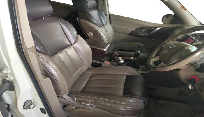 2012 Mahindra XUV500 W8, Diesel, Manual, 1,54,798 km, interior