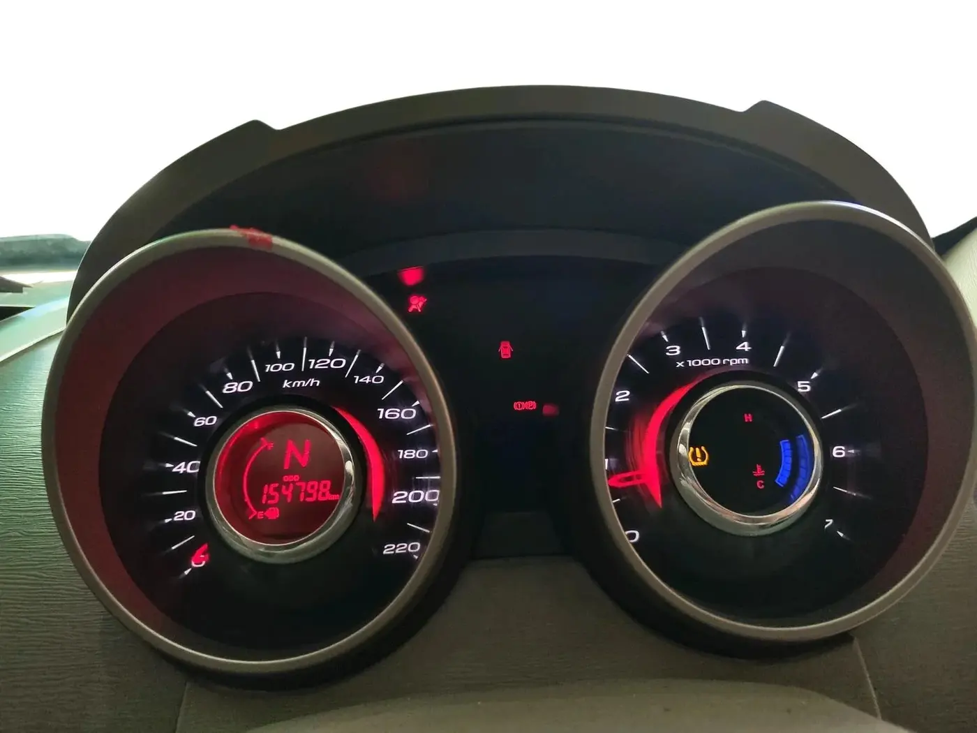2012 Mahindra XUV500 W8, Diesel, Manual, 1,54,798 km, interior
