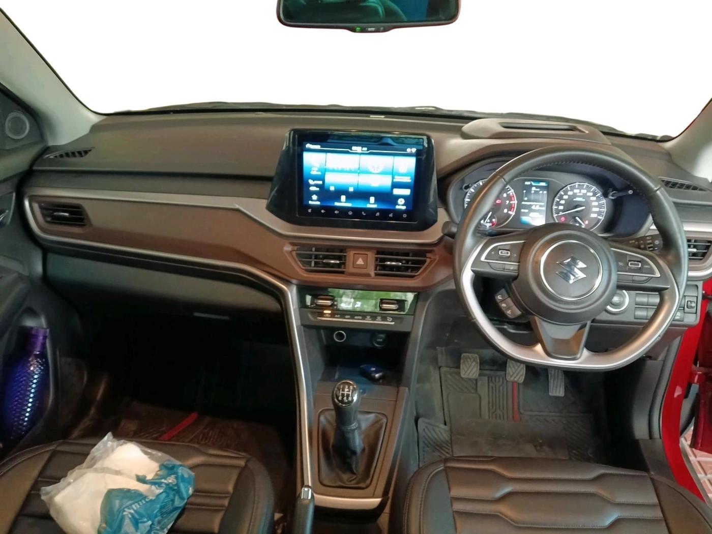 2022 Maruti BREZZA ZXI + SMART HYBRID, Petrol, Manual, 9,697 km, interior