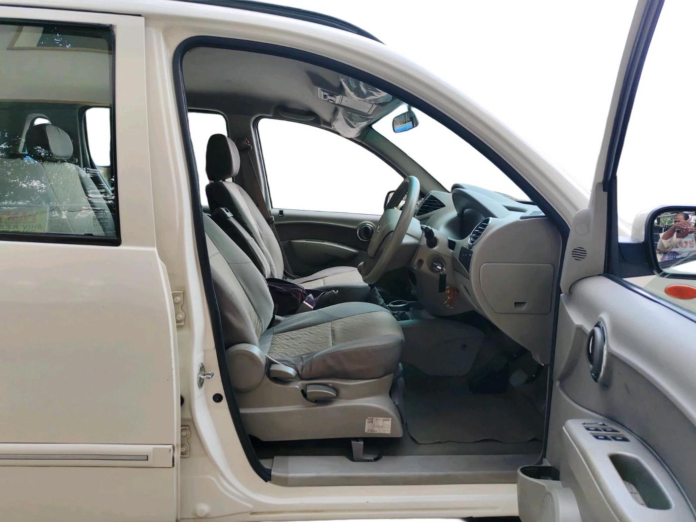2013 Mahindra Quanto C6, Diesel, Manual, 83,905 km, interior