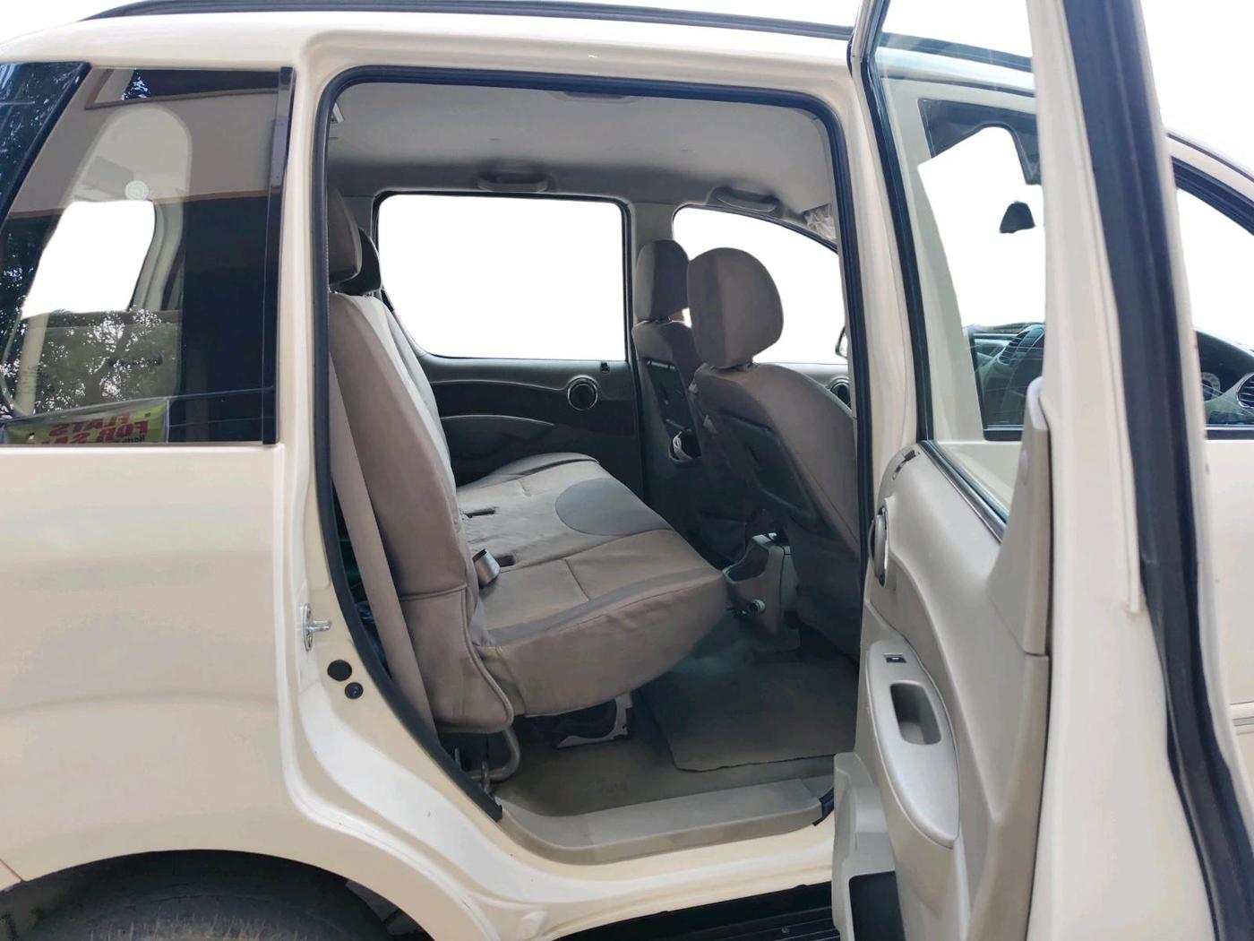 2013 Mahindra Quanto C6, Diesel, Manual, 83,905 km, interior