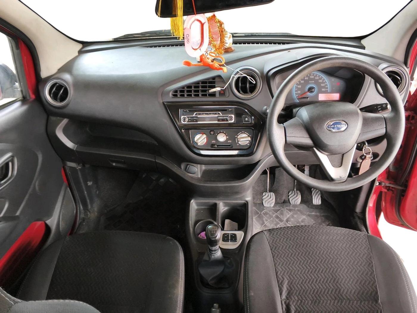 2017 Datsun Redi Go T (O), Petrol, Manual, 28,741 km, interior
