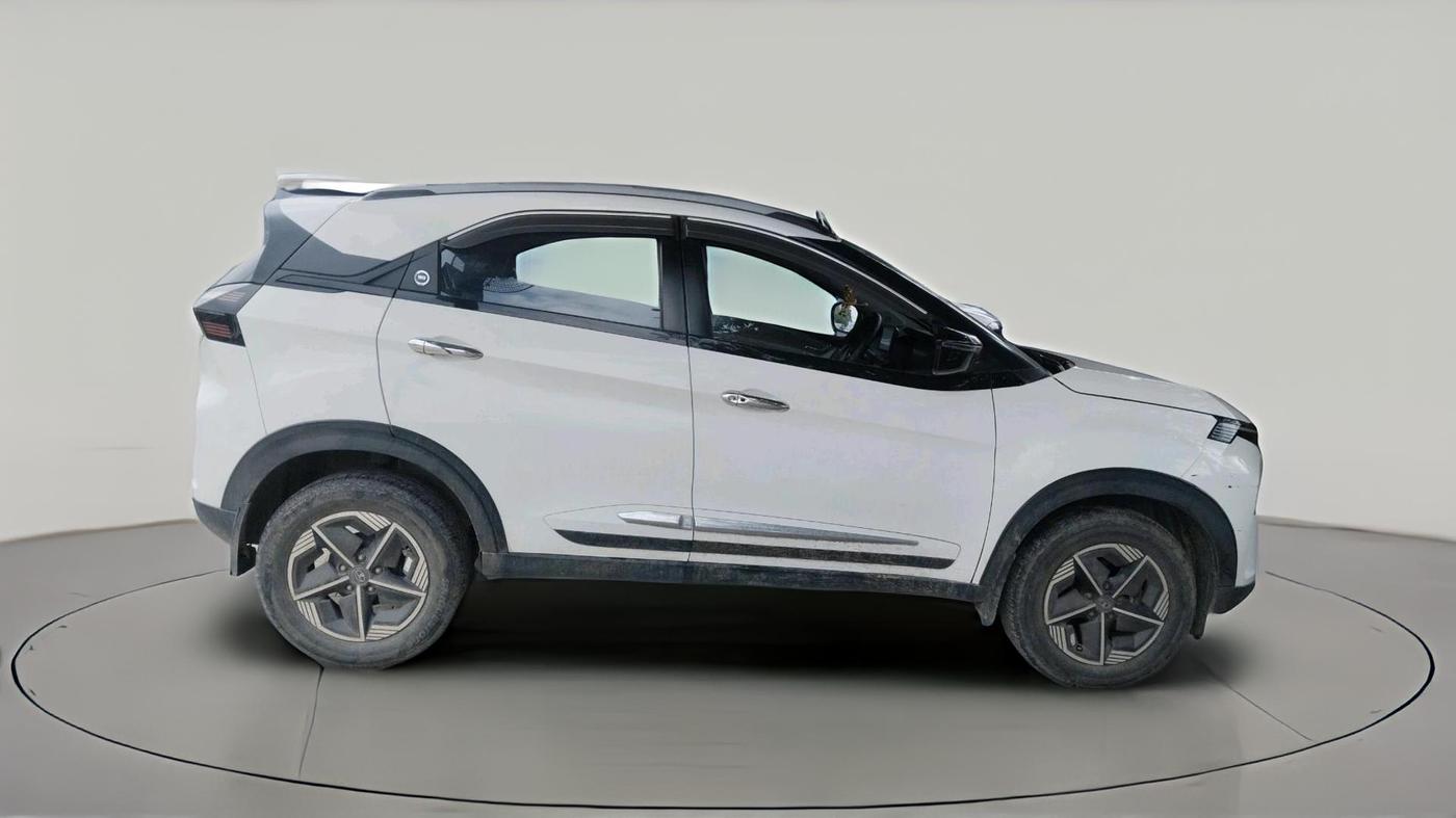 2024 Tata NEXON CREATIVE 1.5 DIESEL, Diesel, Manual, 32,757 km, exterior