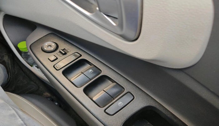 2020 Hyundai AURA SX PLUS 1.2 AMT, Petrol, Automatic, 27,017 km, interior