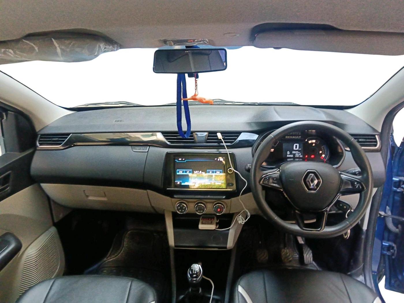 2021 Renault TRIBER RXT, Petrol, Manual, 38,695 km, interior