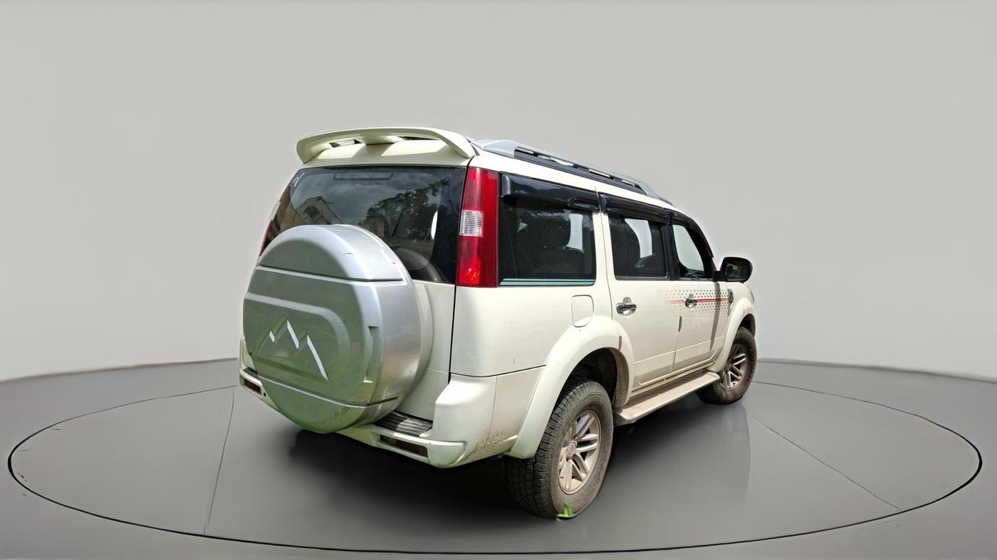 2011 Ford Endeavour 3.0L 4X2 AT, Diesel, Automatic, 90,149 km, exterior