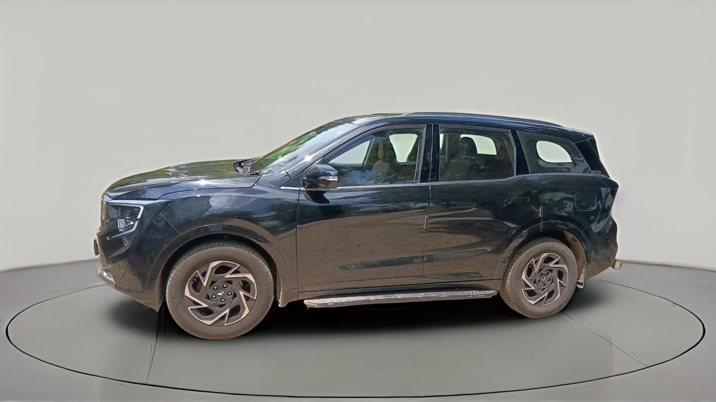 2026 Mahindra XUV 7XO AX7 2WD Petrol 2.0L Turbo Automatic 7 STR, Petrol, Automatic, 4,091 km, exterior