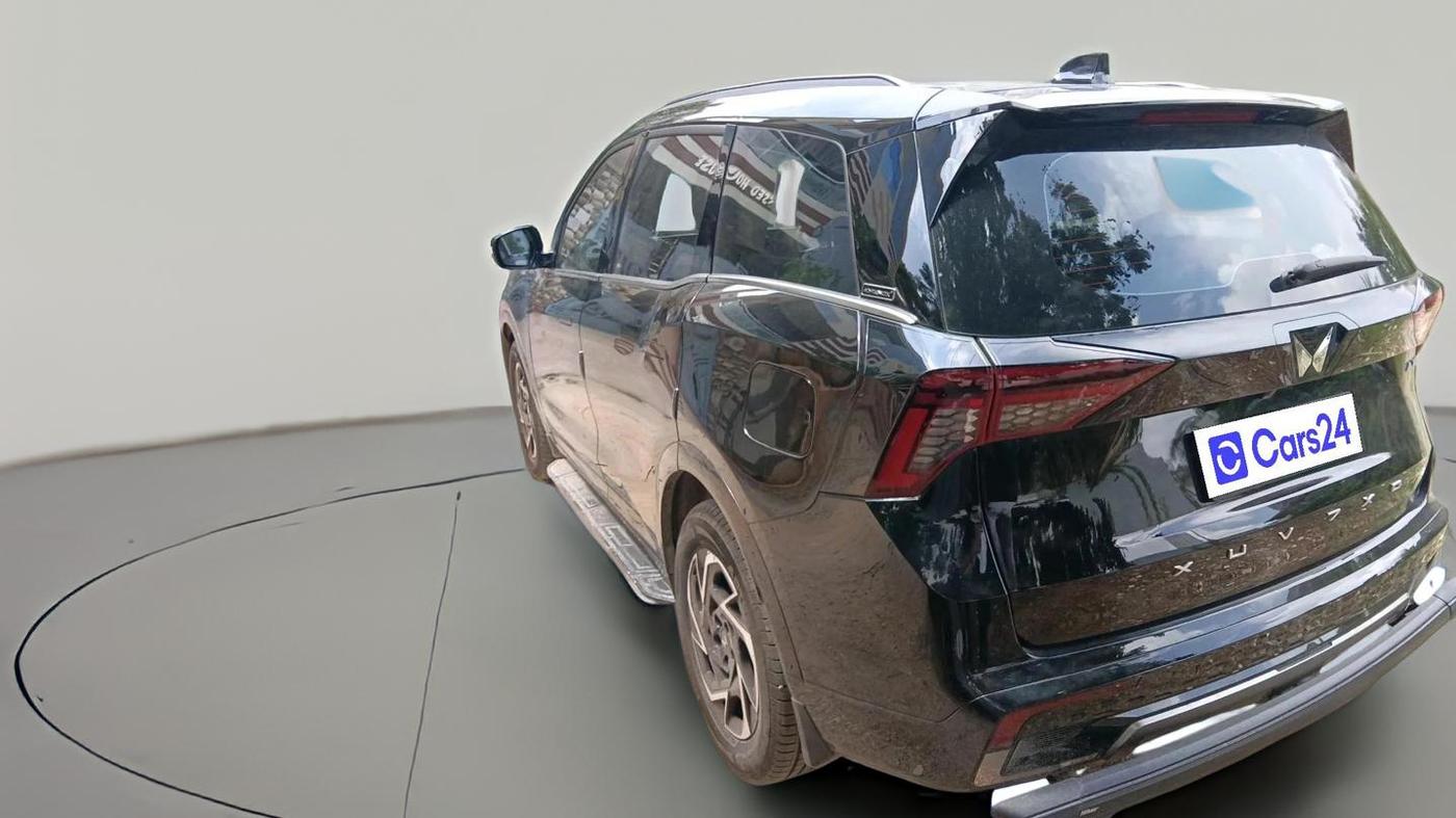 2026 Mahindra XUV 7XO AX7 2WD Petrol 2.0L Turbo Automatic 7 STR, Petrol, Automatic, 4,091 km, exterior
