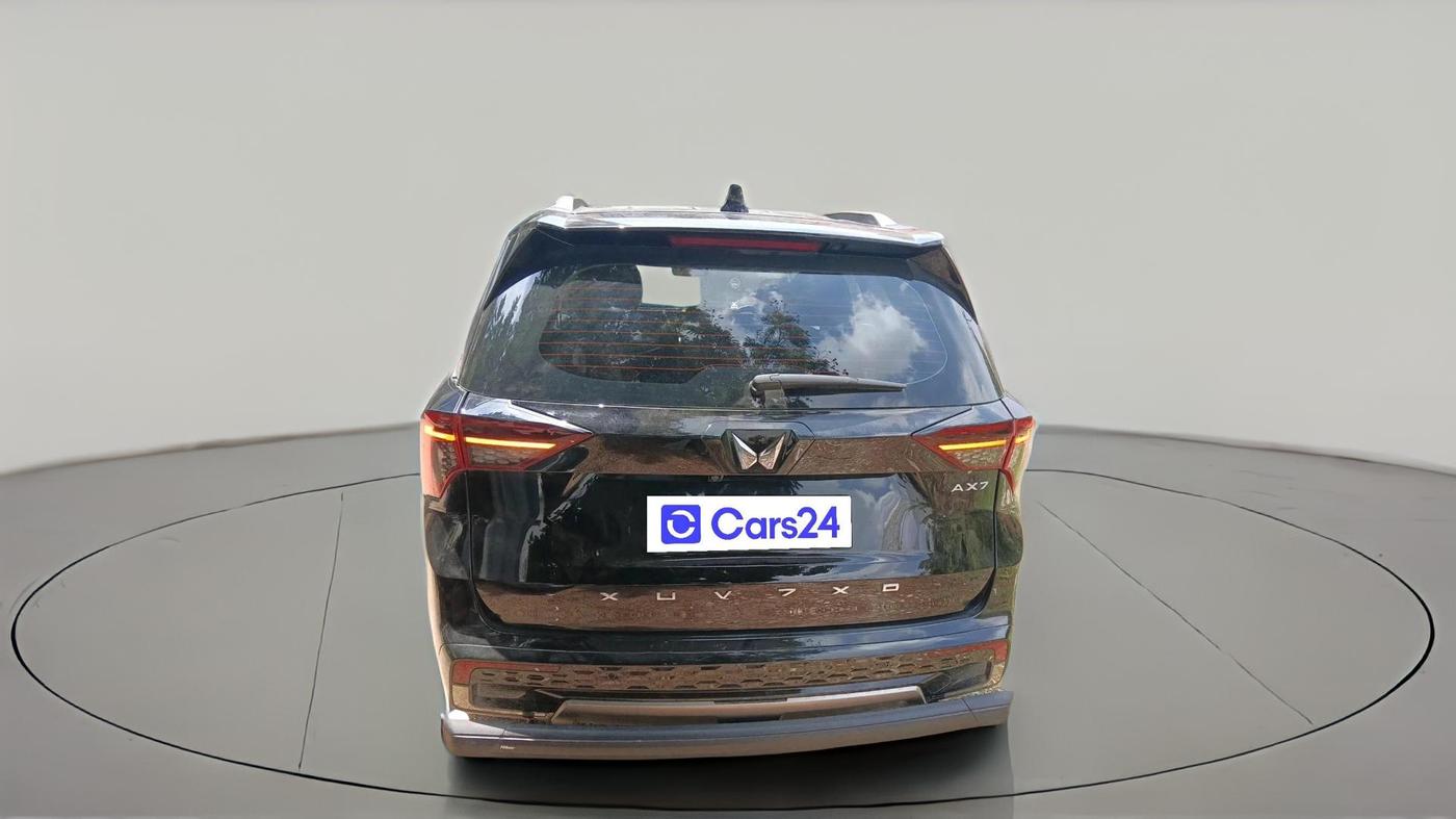 2026 Mahindra XUV 7XO AX7 2WD Petrol 2.0L Turbo Automatic 7 STR, Petrol, Automatic, 4,091 km, exterior