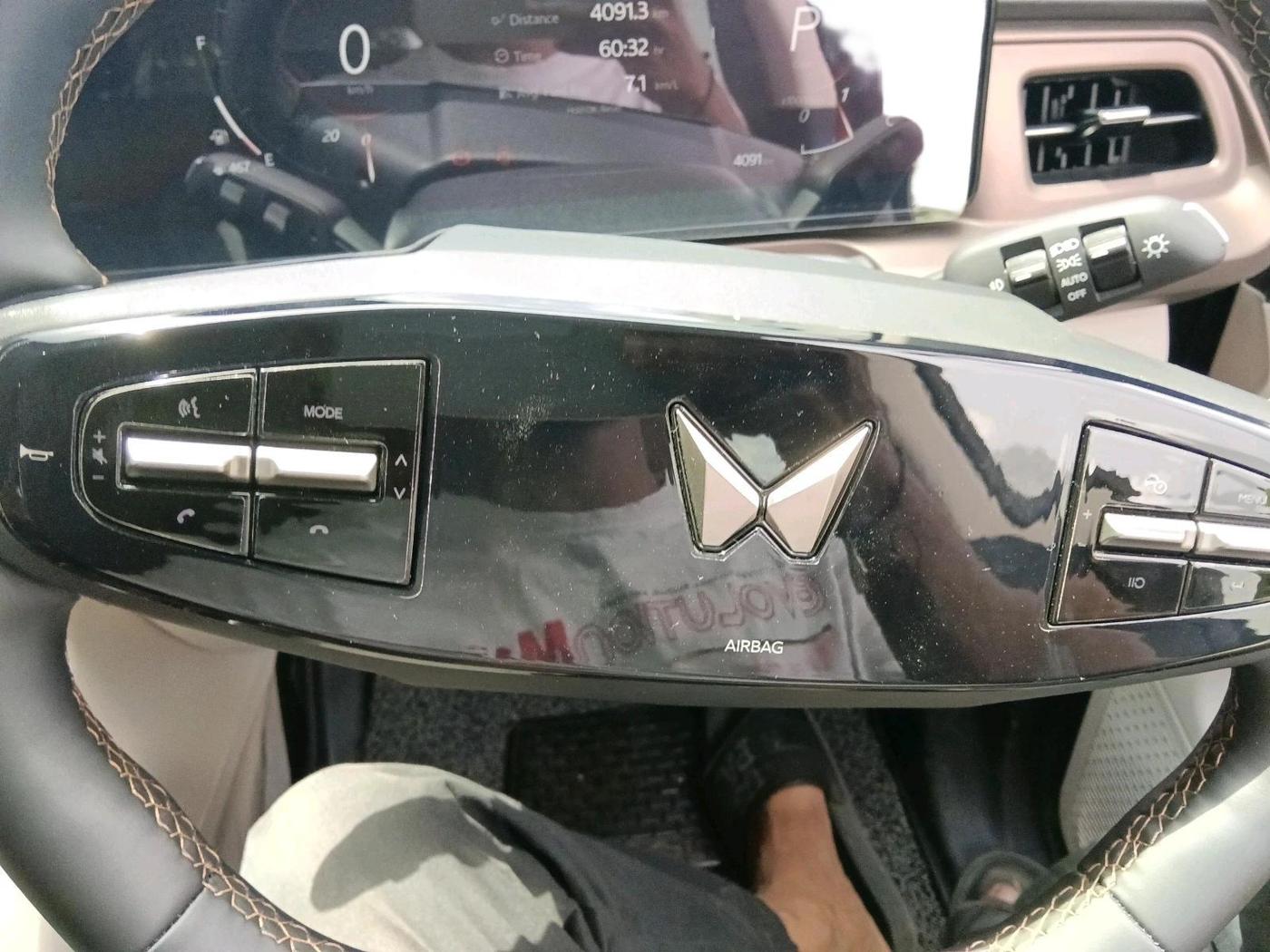 2026 Mahindra XUV 7XO AX7 2WD Petrol 2.0L Turbo Automatic 7 STR, Petrol, Automatic, 4,091 km, interior