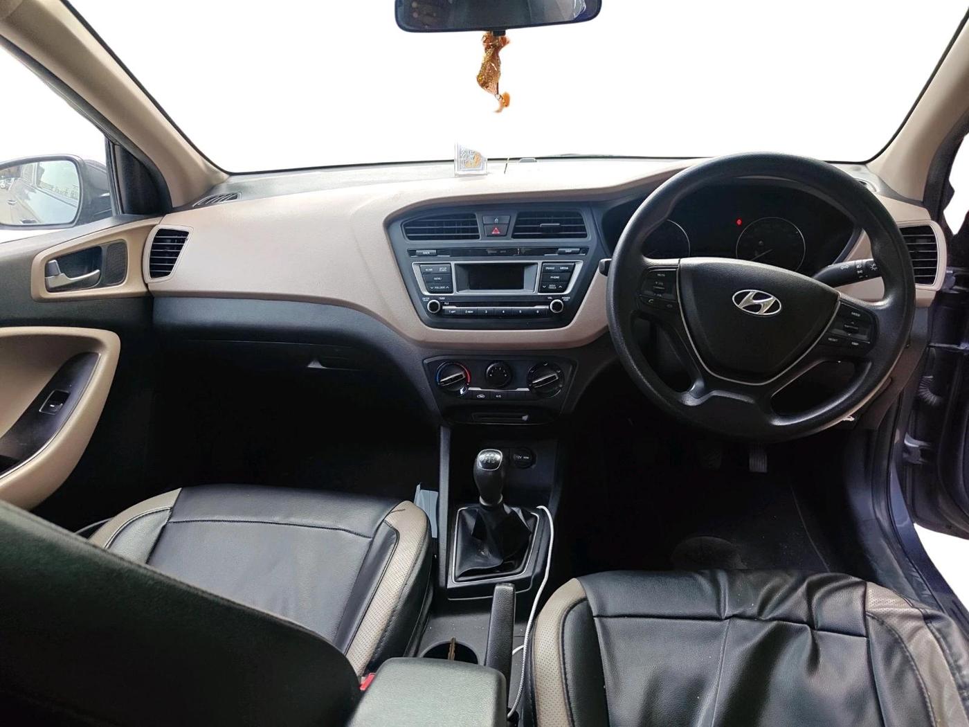 2015 Hyundai i20 SPORTZ 1.4 AT, Petrol, Automatic, 61,011 km, interior