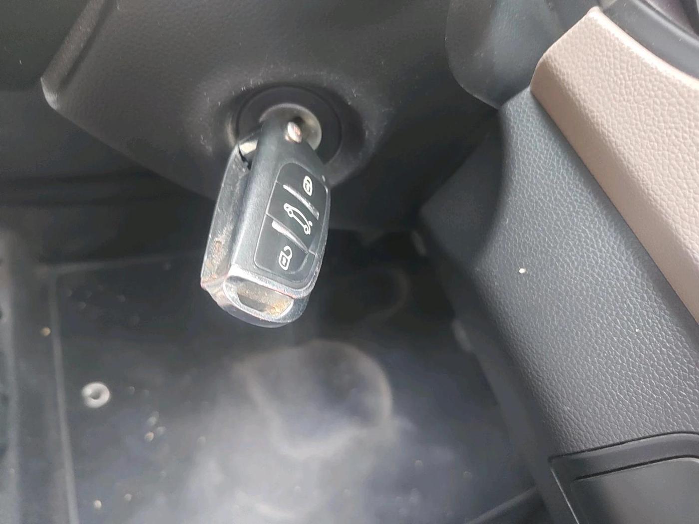 2015 Hyundai i20 SPORTZ 1.4 AT, Petrol, Automatic, 61,011 km, interior