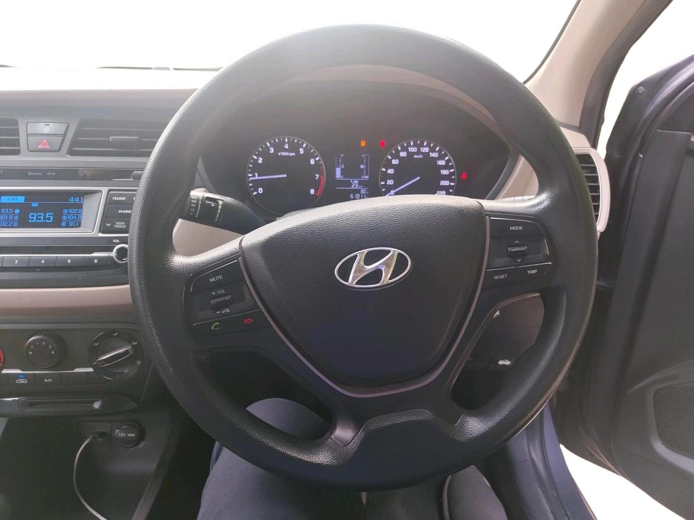 2015 Hyundai i20 SPORTZ 1.4 AT, Petrol, Automatic, 61,011 km, interior